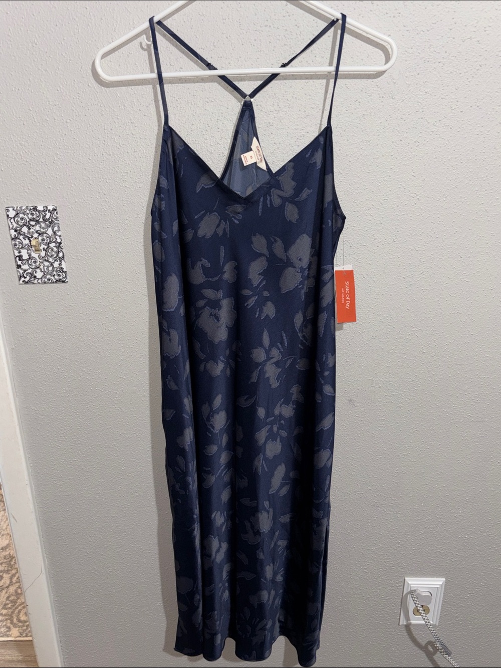 State of Day - NWT - Navy Floral Satin nightgown w/ Adjustable Straps (x-small)